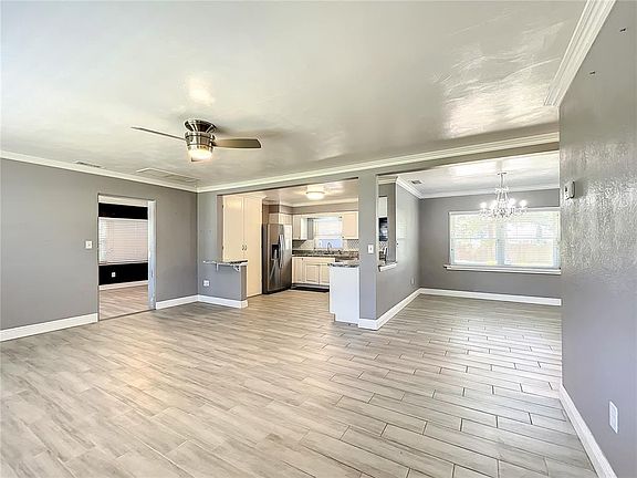 5th image of 1006 E 11th Ave