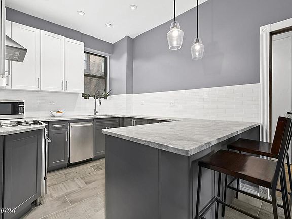 4th image of 404 W 48th St APT 3B