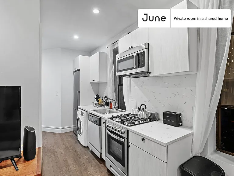 824 9th Ave #A — Photo 9
