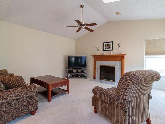 3rd image of 6266 Wynford Dr