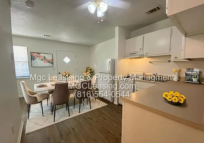 313 SE Grand Ave #1 — Photo 1