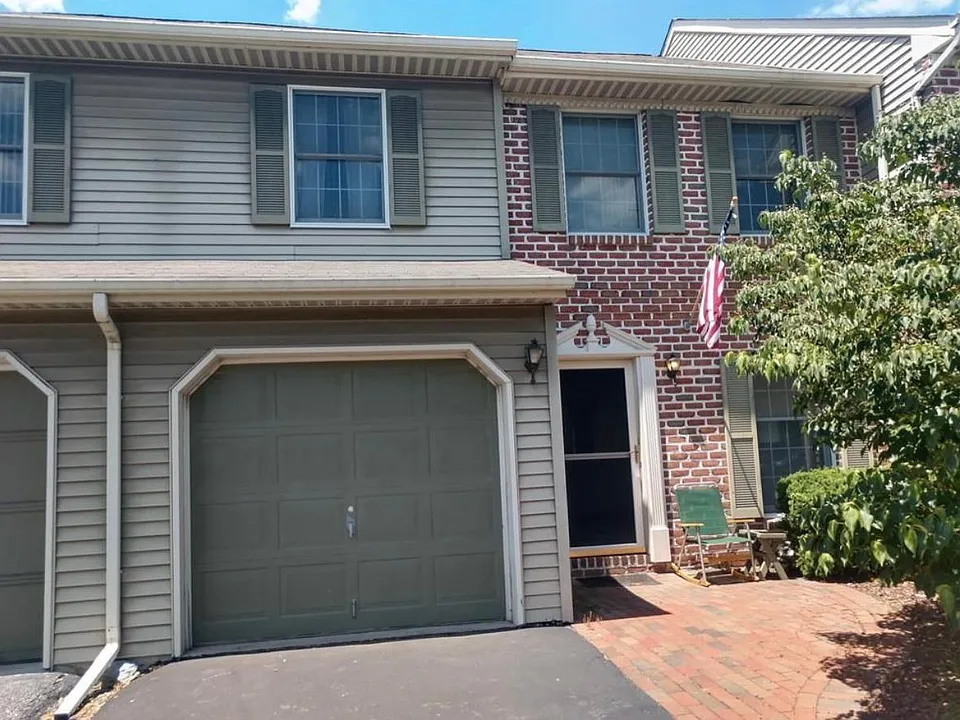 386 Tamarack Dr