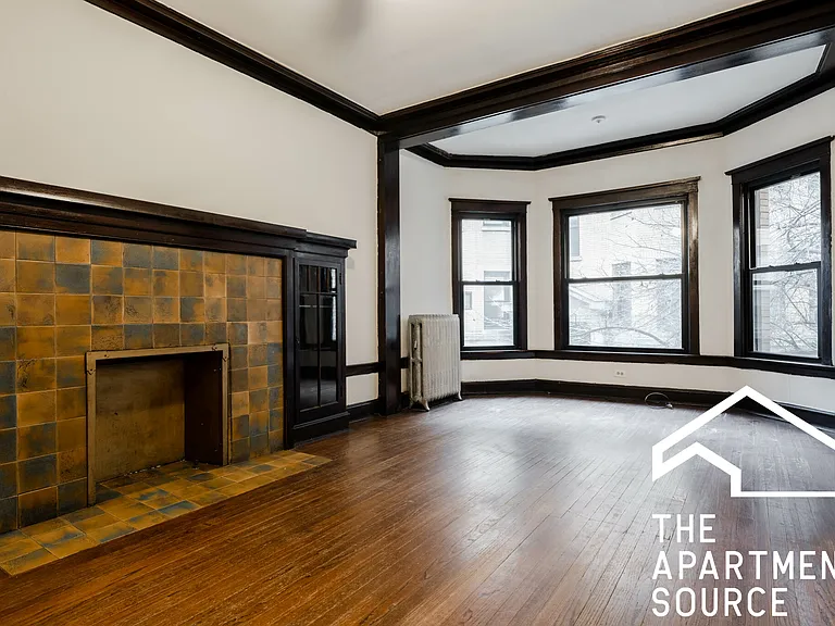 2426 N Sawyer Ave #1W — Photo 2