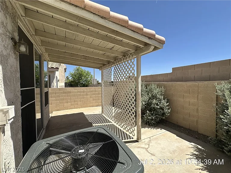122 McLaren St — Photo 49