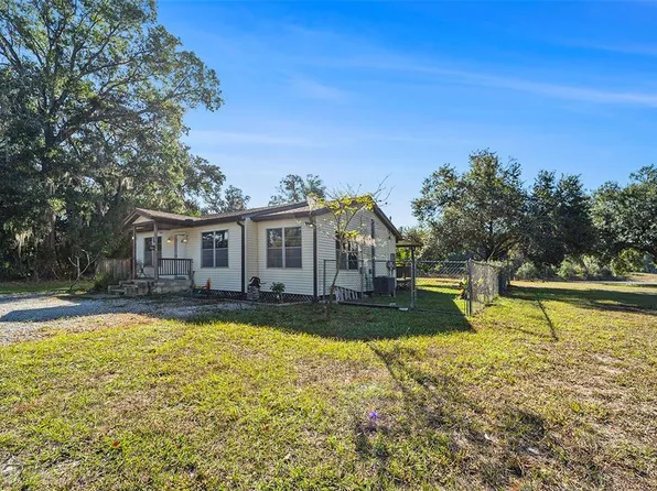 2215 Wallace Rd, Lutz, FL 33549