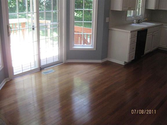 5th image of 2878 Big Timber Dr NE