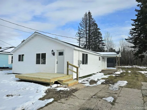 546 Alger Ave, Manistique, MI 49854