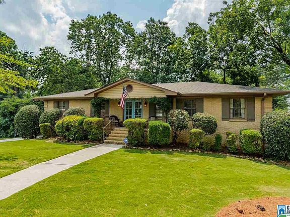 2nd image of 1147 Camelot Cir