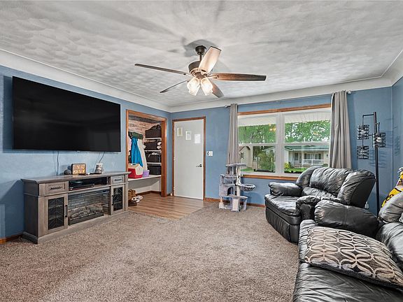 4th image of 1304 Grande Ave