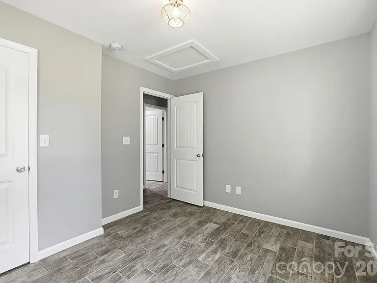 1108 Willoughby Rd — Photo 10