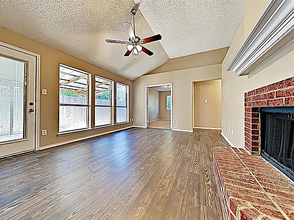 4th image of 2808 Monthaven Dr