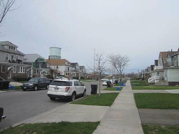5th image of 185 Lincoln Blvd