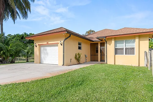 9353 Rodeo Dr Photo 1
