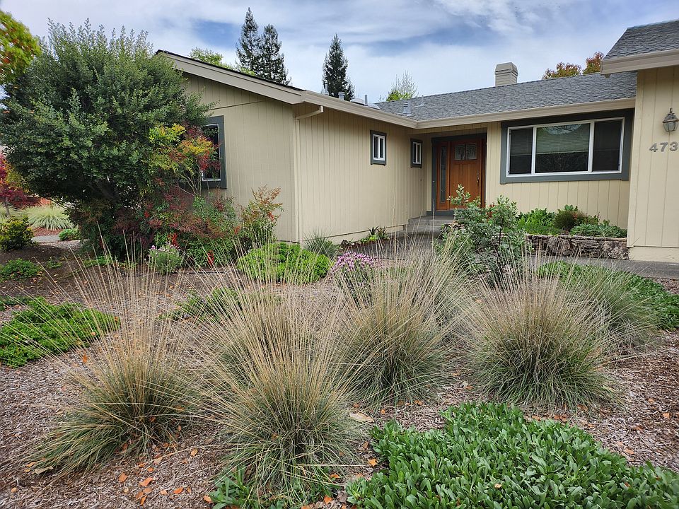 Front of house and yard as seen from the street