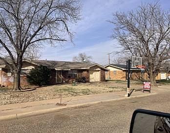 2nd image of 905 S Pecos St
