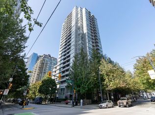 1001 Richards St #1702, Vancouver, BC V6B 1J6