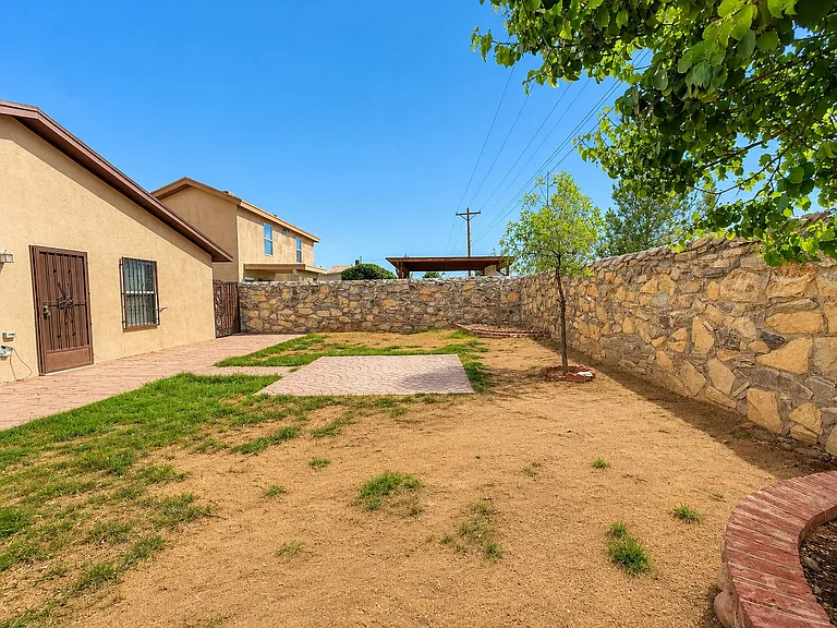 3329 Scarlet Point Dr — Photo 2