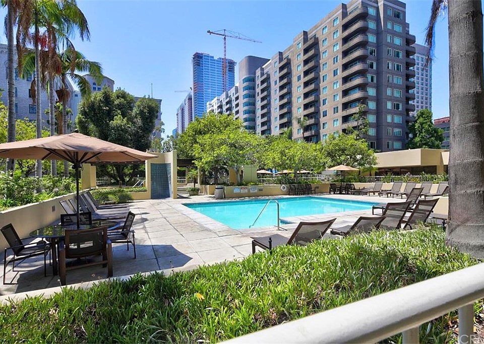 1st image of 600 W 9th St APT 310