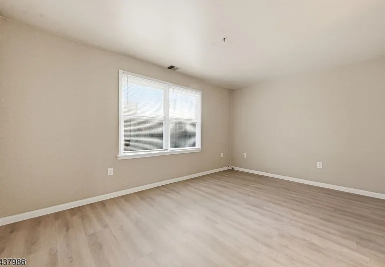 235 Dakota St #5 — Photo 6