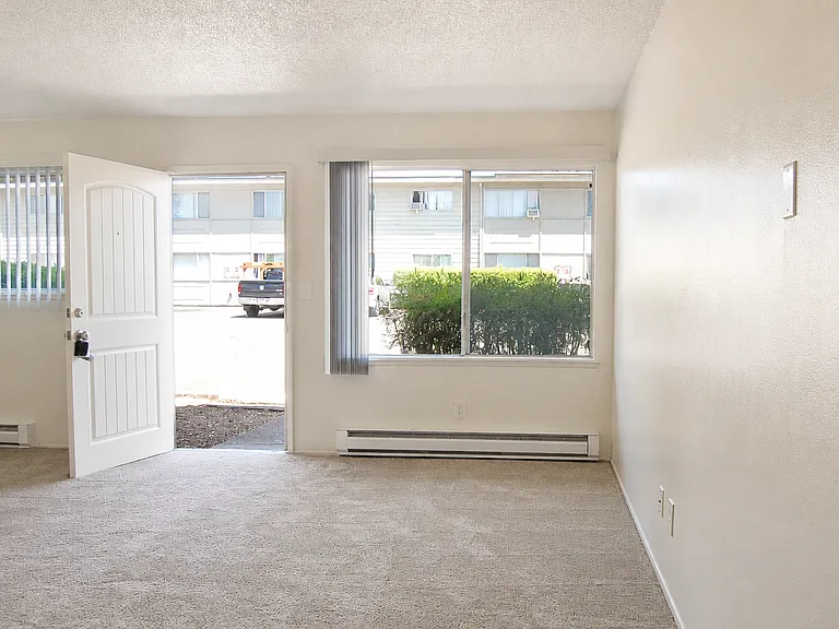 2507 E Mill Plain Blvd — Photo 9