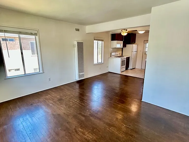 Charming and Bright 2 bed 1 bath in Point Loma — Photo 5