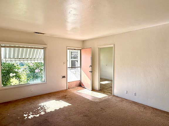 5th image of 1019 3rd St