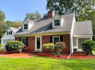 9 Stowe Rd, Southborough, MA 01772