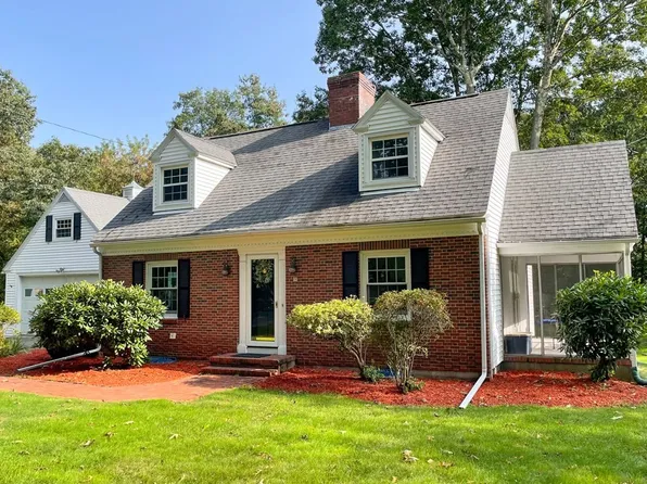 9 Stowe Rd, Southborough, MA 01772