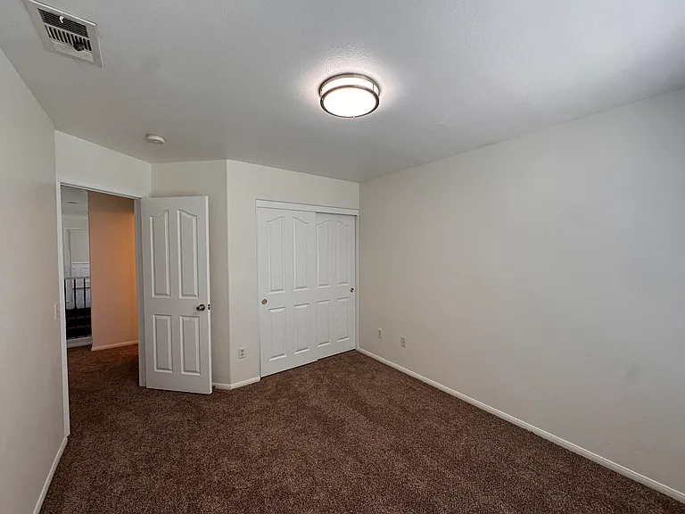 3987 Kenmore Ave — Photo 13