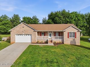 1401 Misty Ridge Dr, Lenoir City, TN 37772