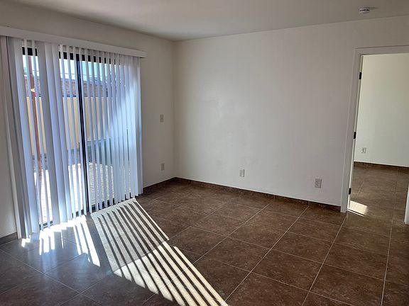 4th image of 427 E Delano St