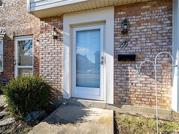 3rd image of 99 W Van Lake Dr #10