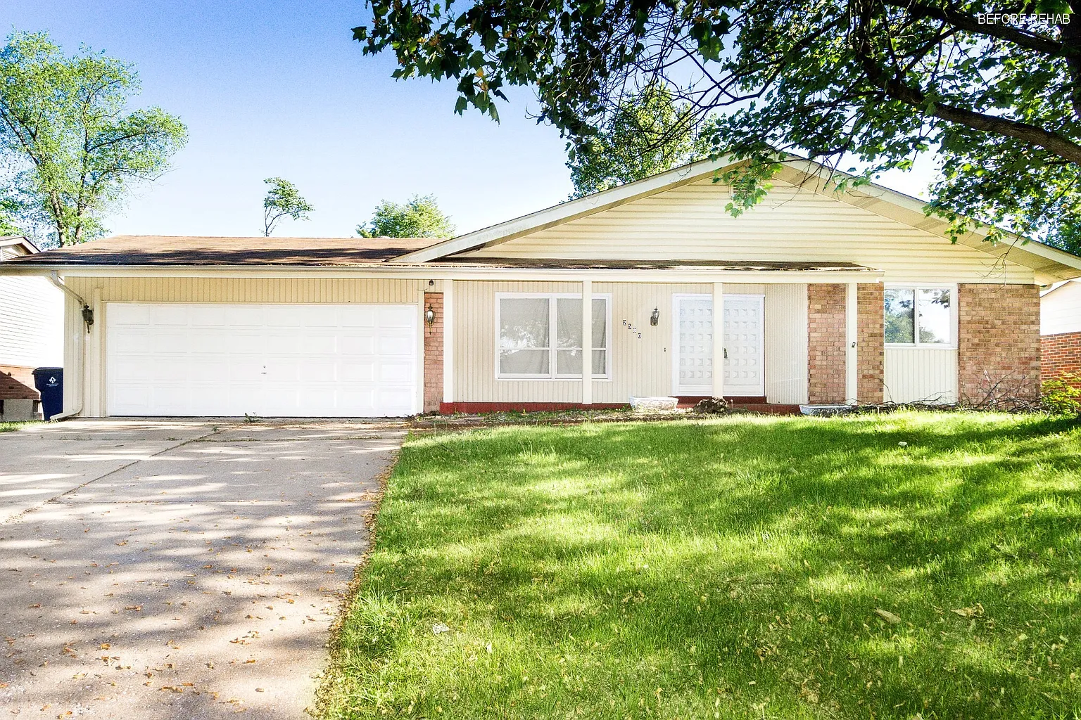 2580 Cambridge Dr photo 1