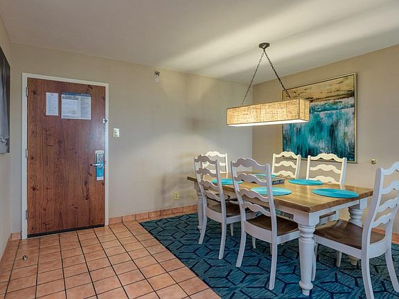 4th image of 310 Padre Blvd