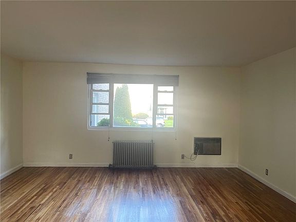 3rd image of 1010 Rottkamp St APT 2
