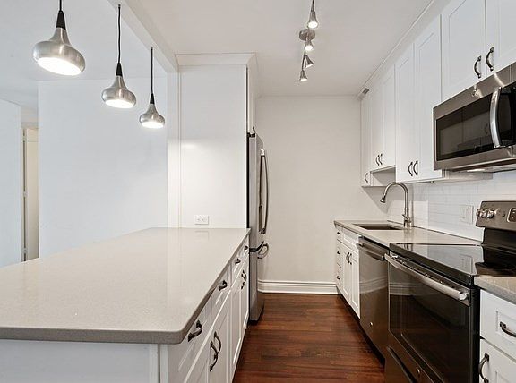 5th image of 535 N Michigan Ave APT 2201