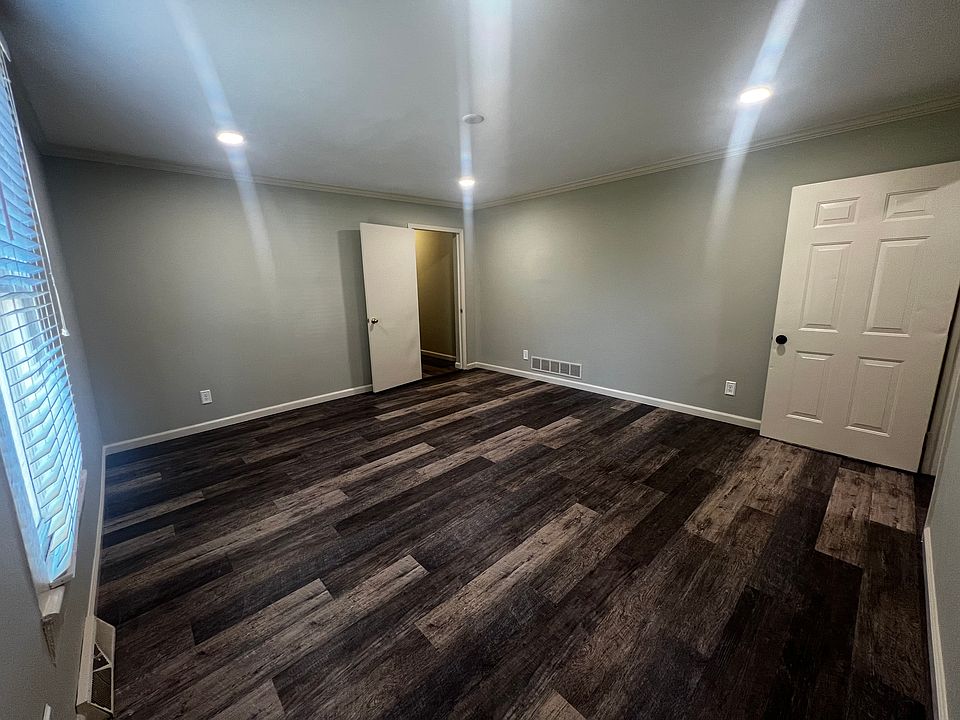 Living Room/ Den