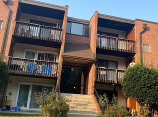 10722 West Dr APT 304, Fairfax, VA 22030