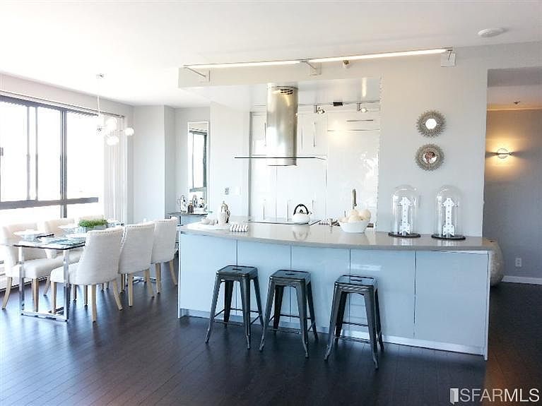 1st image of 300 3rd St APT 1112