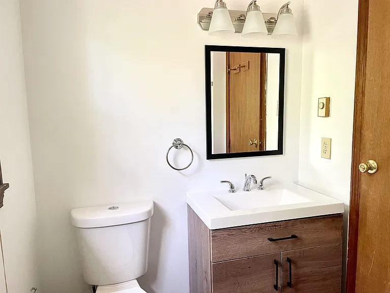 30 Emerald Dr — Photo 9