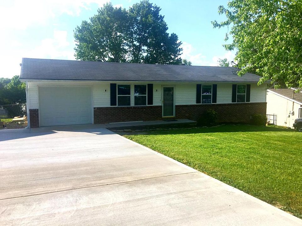 1st image of 813 E Beaver Creek Dr