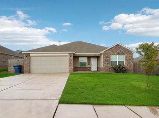 2033 W Hunter Springs Way, Mustang, OK 73064