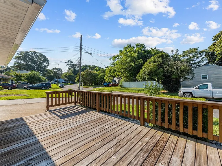 780 Meade Ln — Photo 27