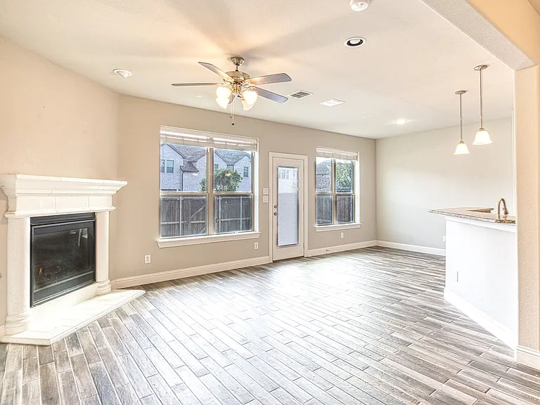 3009 Galveston St — Photo 19