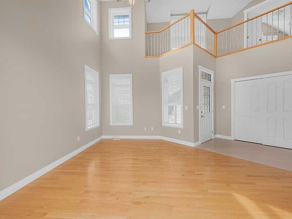 4th image of 98 W Canals Cir SW