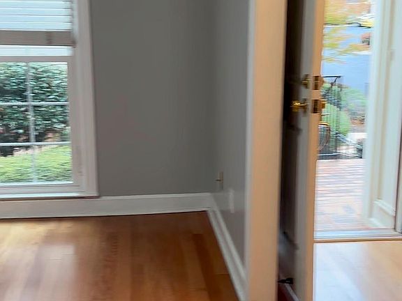 5th image of 74 Mount Vernon Cir