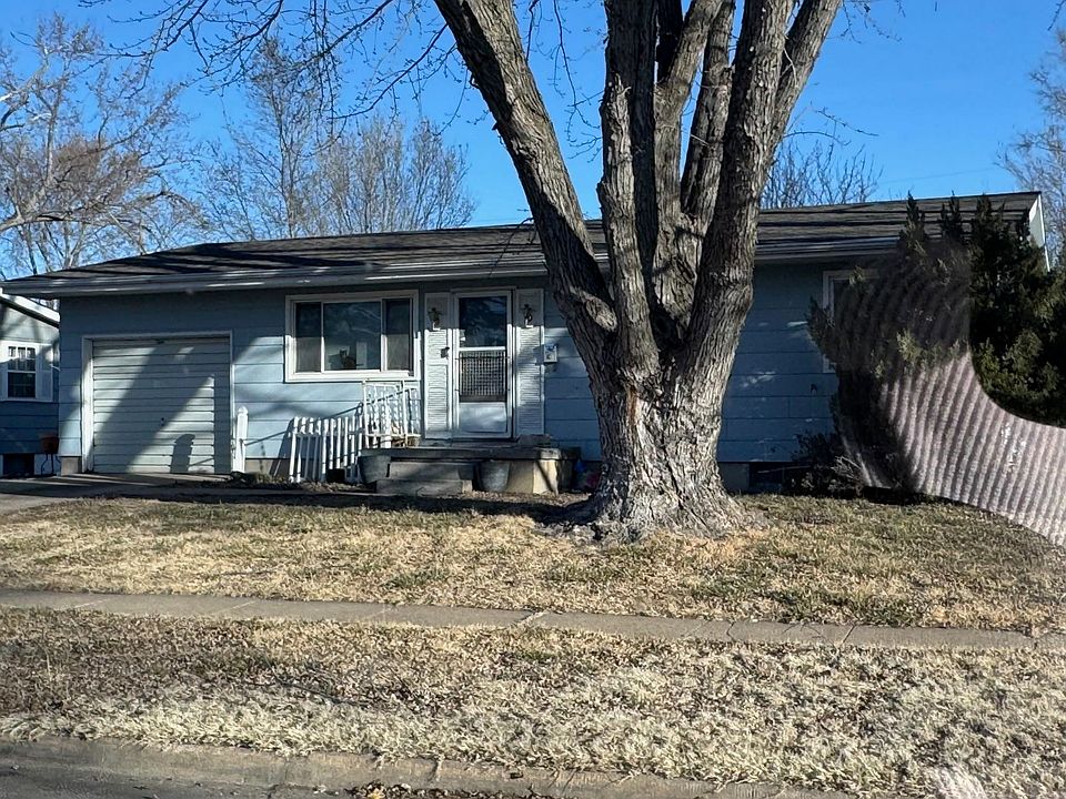 2nd image of 902 Lena Ave