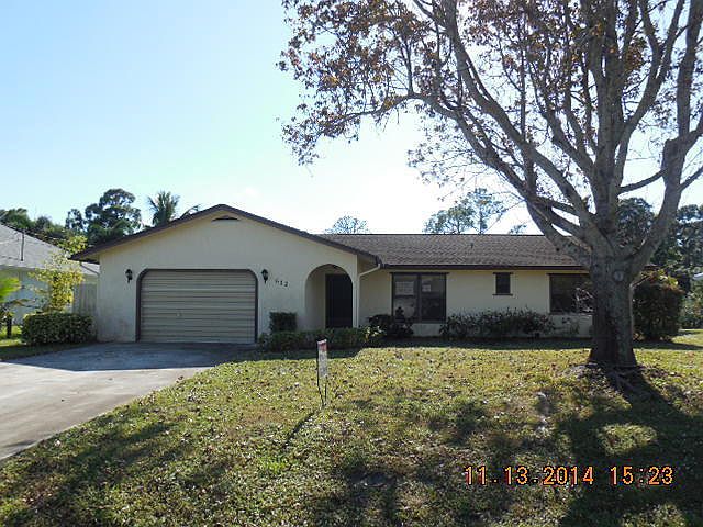 1st image of 612 SE Essex Dr