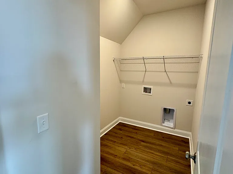 7430 Linda Vista Ln — Photo 11