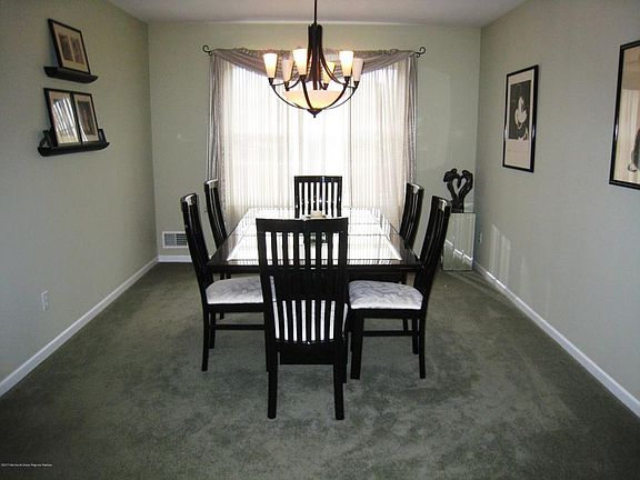 5th image of 265 Sandy Hook Ave